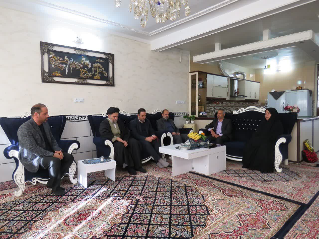 تجلیل از مقام والای مادران و همسران شهدا در سالروز وفات حضرت ام‌البنین (س)