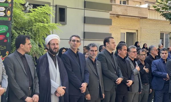 تجدید میثاق جامعه فرهنگ و هنر لرستان با آرمان‌های رهبر شهید؛ وداع باشکوه اهالی فرهنگ با قائد امت